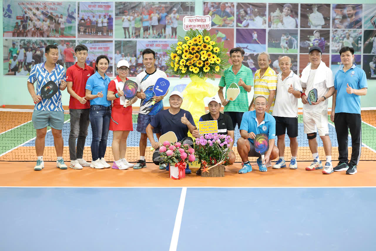 Tennis Club
